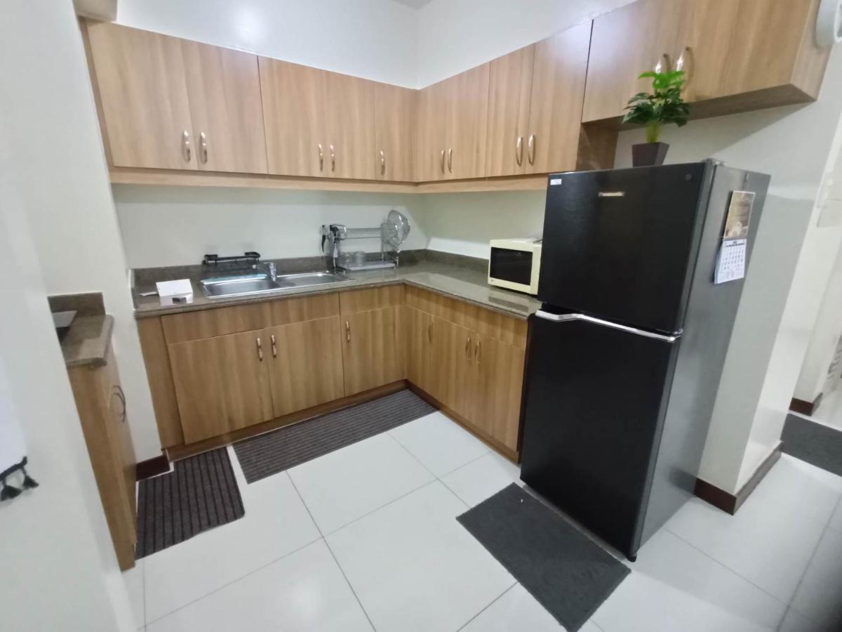 Acacia Estates Taguig Aparthotel Manila Esterno foto