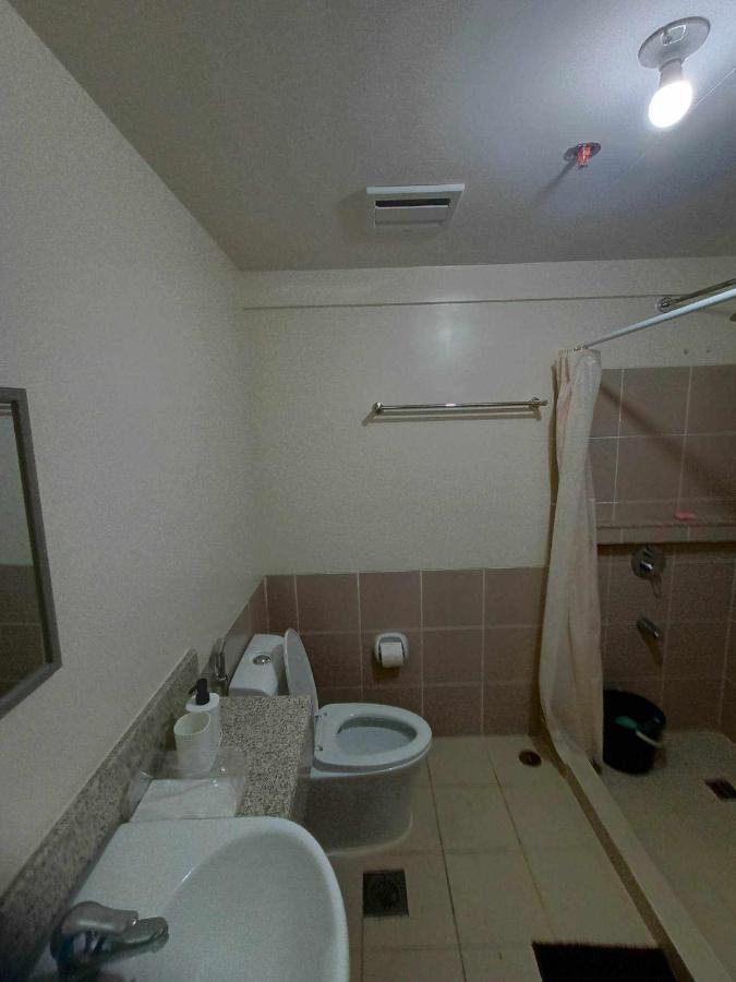 Acacia Estates Taguig Aparthotel Manila Esterno foto
